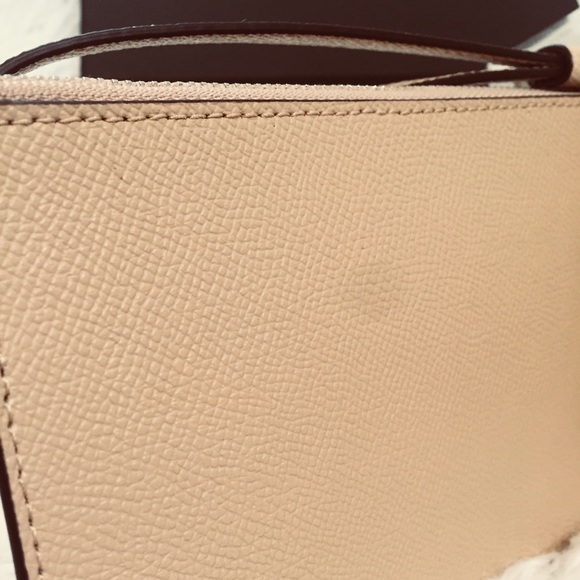 Coach F38641 Gold Boxed Star Glitter Wristlet - Picture 4 of 8